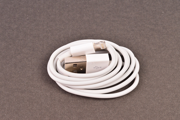 CABLE CARGADOR MAGNETICO IPHONE LIGHTNING PLATA - Phonetronic